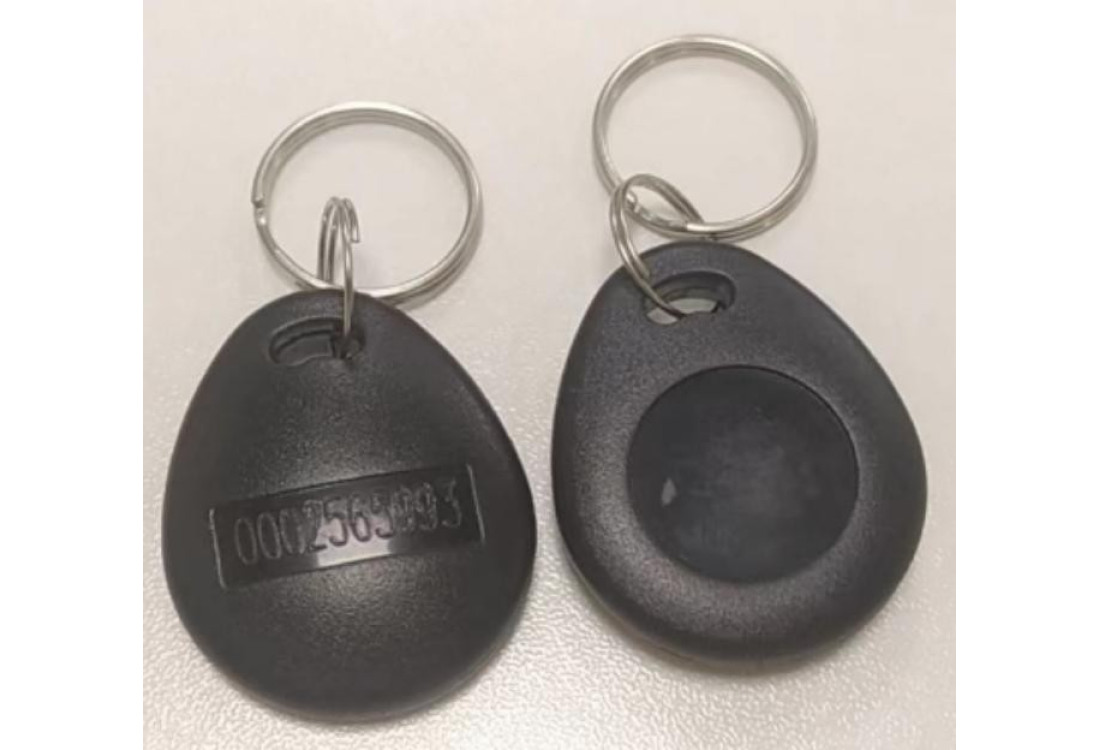 Odolný černý RFID přívěsek EM 125kHz, EM4100/TK4100 | SEBURY TAG8