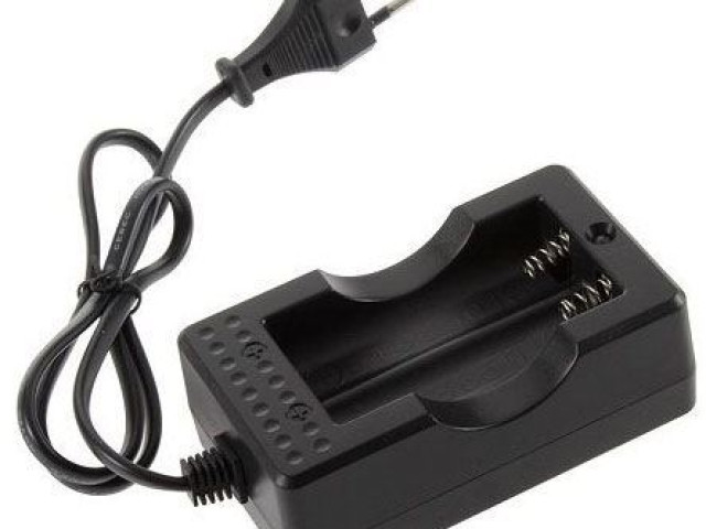 Nabíječka pro baterie Li-Ion 18650, 3,7V, 3500mAh