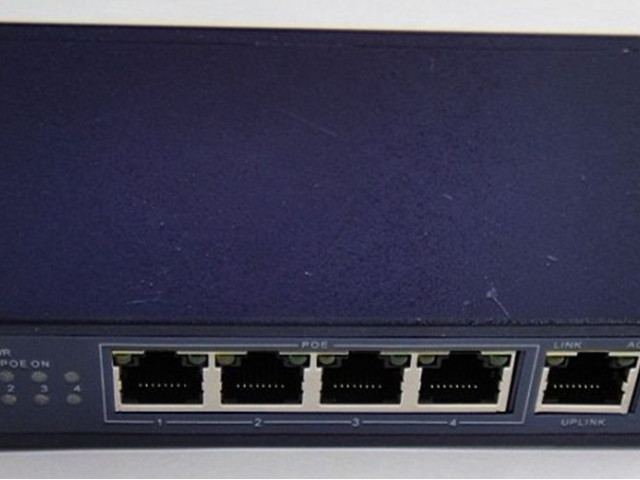 PoE switch, 4+1 port 10/100M, 15.4W/port,  PoE31004P